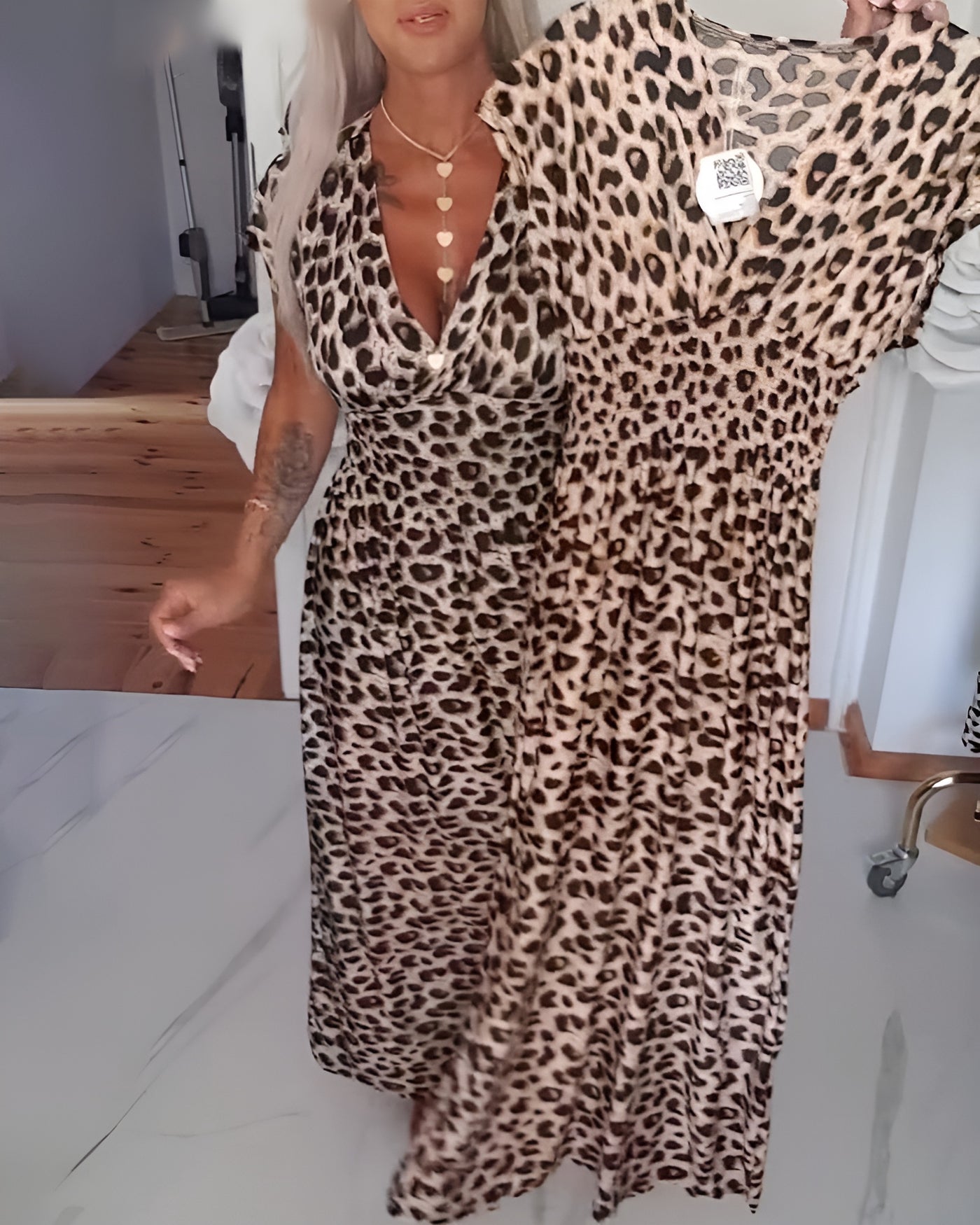 Adèle - Robe élégante à motif léopard et décolleté en V