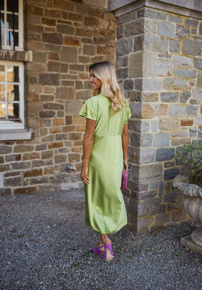 Léonie™ | La Robe Satinée à Col V