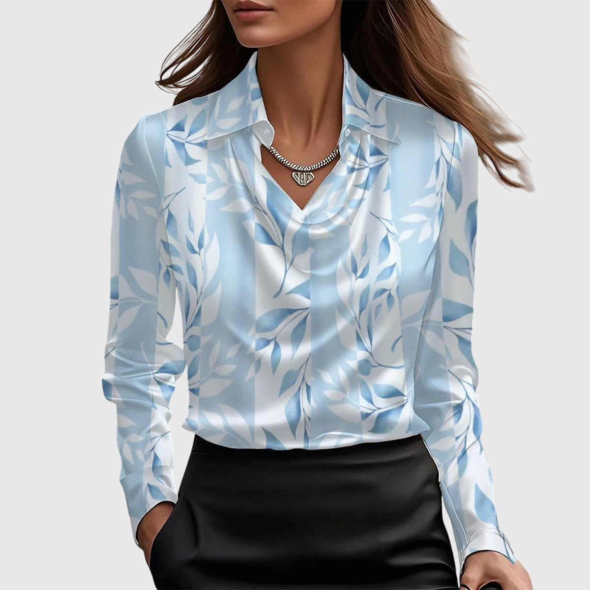 Léa™ | Blouse à Col Plissé avec Finition Satinée