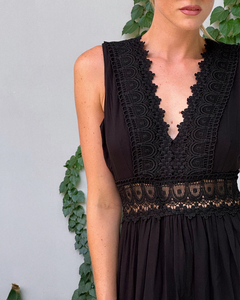 Isabelle | Ärmelloses Midikleid im Boho-Stil mit Spitzendetails